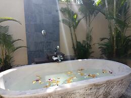 Villa Hoa Su - Frangipani Village Resort