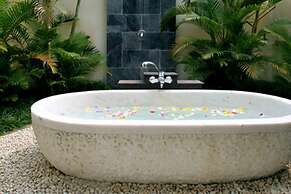 Villa Hoa Su - Frangipani Village Resort