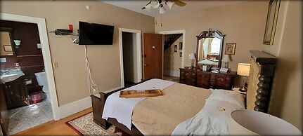 Inn at the Agora