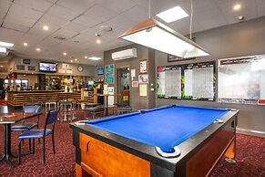 Nightcap at Hendon Hotel