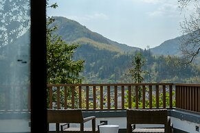 Banyan Tree Huangshan