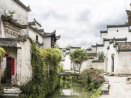 Banyan Tree Huangshan