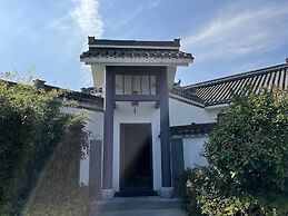 Banyan Tree Huangshan