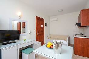Plaka Hotel I