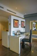 Cloud Hotel & Suites