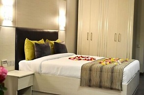 Cloud Hotel & Suites