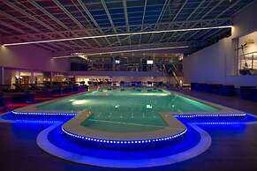 Cloud Hotel & Suites