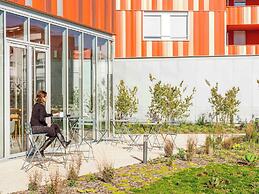 Aparthotel Adagio Access Paris Massy Gare TGV