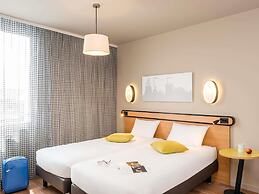 Aparthotel Adagio Access Paris Massy Gare TGV