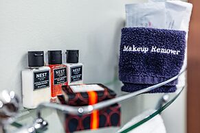 The Inn at the Crossroads