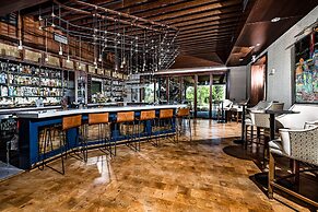 The Inn at the Crossroads