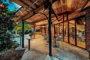 The Inn at the Crossroads