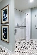 The Inn at the Crossroads