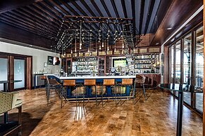 The Inn at the Crossroads