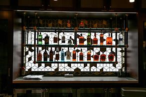 The Inn at the Crossroads