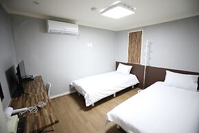 Sinchon Gaon Hostel