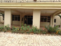 Pinnacle Hotels and Suites