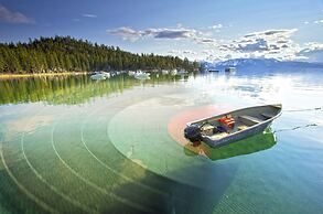 Golden Nugget Hotel & Casino Lake Tahoe