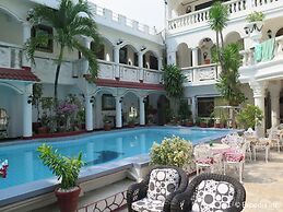 White Castle Resort & Hotel