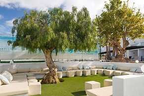 Aequora Lanzarote Suites