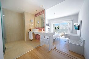 Aequora Lanzarote Suites