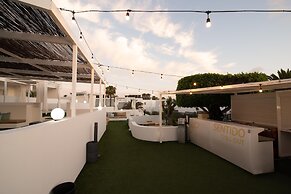 Aequora Lanzarote Suites