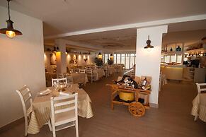 Aequora Lanzarote Suites