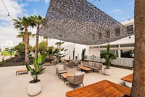 Aequora Lanzarote Suites