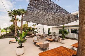 Aequora Lanzarote Suites