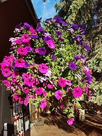 The Willard Munger Inn