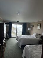 Sands of Time Motor Inn & Harbor House
