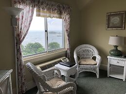 Sands of Time Motor Inn & Harbor House