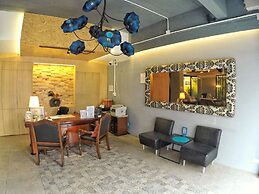 Sea Front Home Boutique - Patong Beach