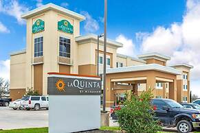 La Quinta Inn & Suites by Wyndham Gonzales TX