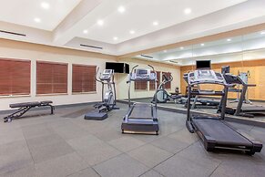 La Quinta Inn & Suites by Wyndham Gonzales TX