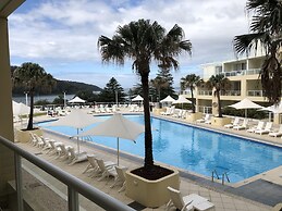 BASE Holidays - Ettalong Beach Premium Apartments