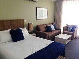 BASE Holidays - Ettalong Beach Premium Apartments