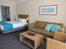 BASE Holidays - Ettalong Beach Premium Apartments