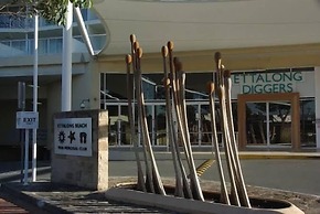 BASE Holidays - Ettalong Beach Premium Apartments