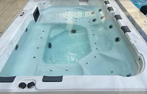 BASE Holidays - Ettalong Beach Premium Apartments