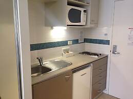 BASE Holidays - Ettalong Beach Premium Apartments