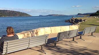 BASE Holidays - Ettalong Beach Premium Apartments