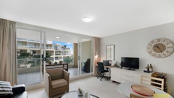 BASE Holidays - Ettalong Beach Premium Apartments