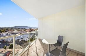 BASE Holidays - Ettalong Beach Premium Apartments