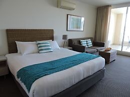 BASE Holidays - Ettalong Beach Premium Apartments
