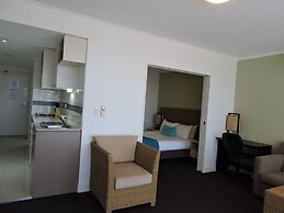 BASE Holidays - Ettalong Beach Premium Apartments