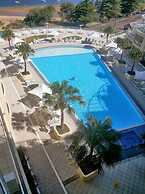 BASE Holidays - Ettalong Beach Premium Apartments