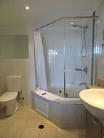 BASE Holidays - Ettalong Beach Premium Apartments