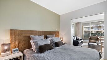 BASE Holidays - Ettalong Beach Premium Apartments