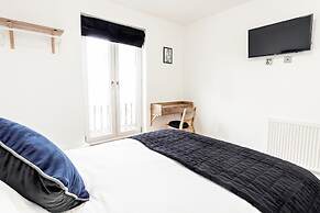 Cambridge House Hotel